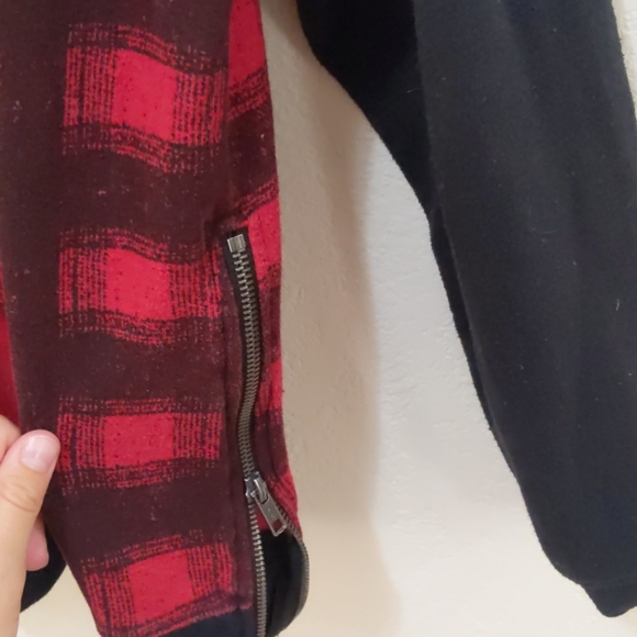 Volcom sweater - Picture 4 of 4